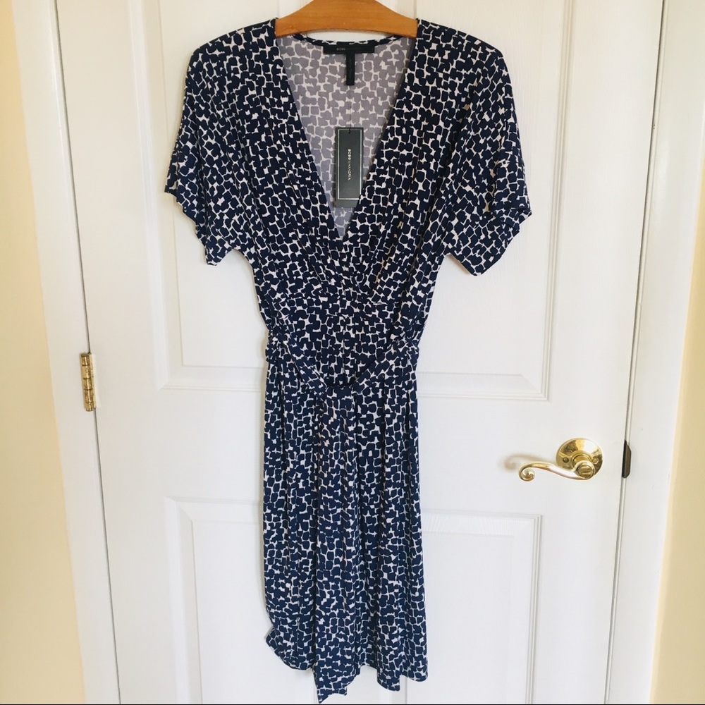 BCBG MAXAZRIA Fixed-Wrap Surplice Dress Tie Waist